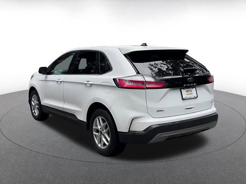 Used 2024 Ford Edge SEL image 11