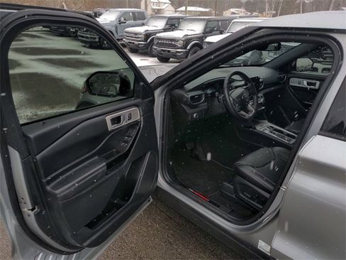 Certified 2022 Ford Explorer ST w/ Equipment Group 401A image 9