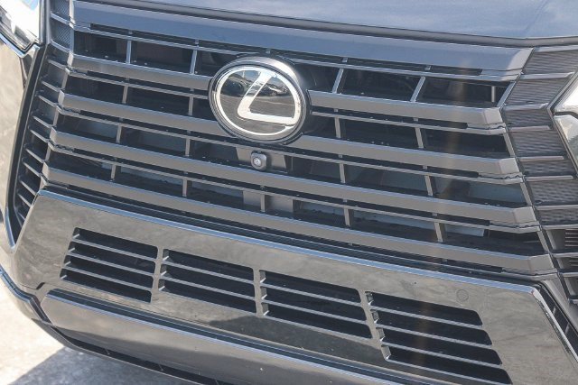 Used 2024 Lexus GX 550 w/ Cold Area Package AWD/4WD image 6