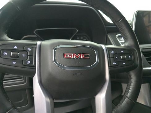 Used 2021 GMC Yukon SLT w/ SLT Luxury Package image 16