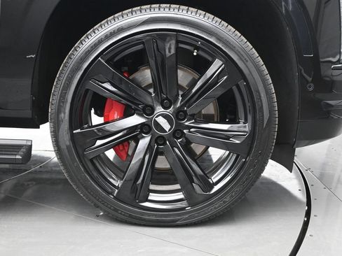 Used 2025 Cadillac Escalade ESV Sport w/ Touring Package AWD/4WD image 38
