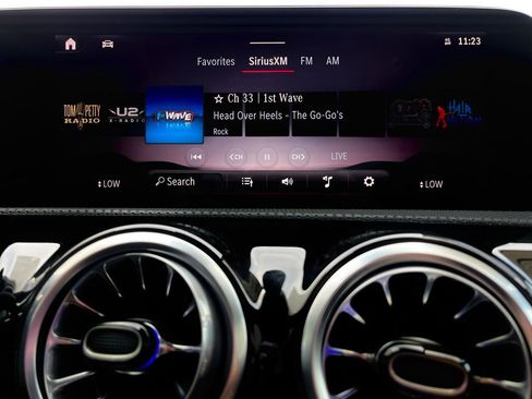 Used 2025 Mercedes-Benz CLA 250 4MATIC image 30