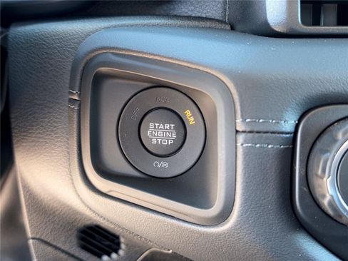 New 2026 Jeep Wrangler Unlimited Sahara AWD/4WD image 25