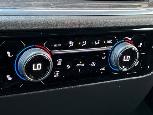 Used 2024 Chevrolet Silverado 2500 LTZ image 17