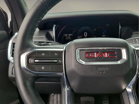 Used 2025 GMC Acadia Elevation image 18