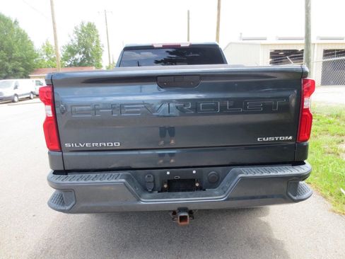 Used 2019 Chevrolet Silverado 1500 Custom w/ Custom Value Package image 4