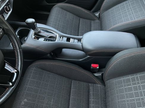 Used 2025 Honda HR-V Sport image 33