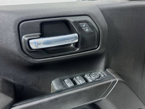 Used 2022 Chevrolet Silverado 1500 Custom AWD/4WD image 18