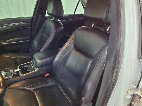 Used 2015 Chrysler 300 Touring w/ Limited Group image 10