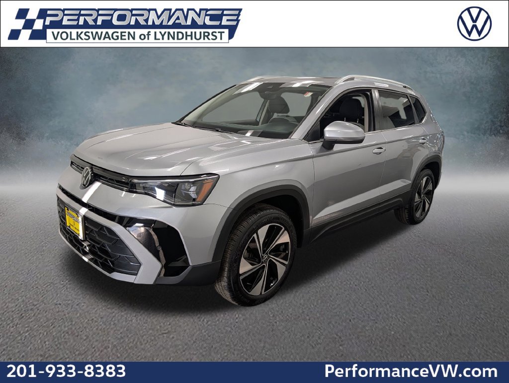 Used 2025 Volkswagen Taos SE w/ Panoramic Sunroof Package AWD/4WD 360° Tour