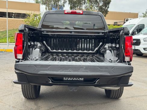 Used 2024 Chevrolet Colorado W/T image 12