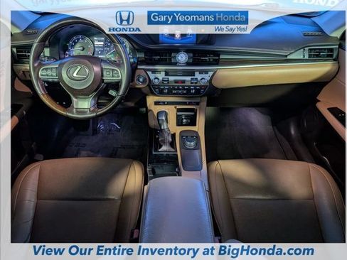Used 2016 Lexus ES 350 w/ Premium Package w/Wood Trim FWD image 13