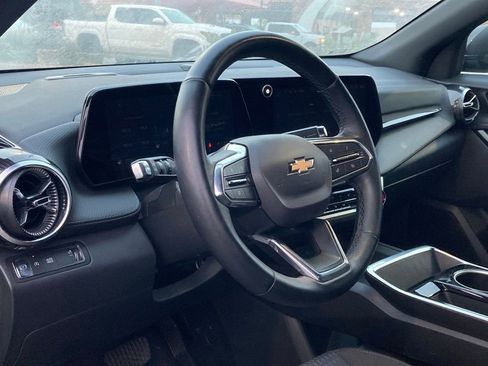 Used 2025 Chevrolet Equinox LT image 9