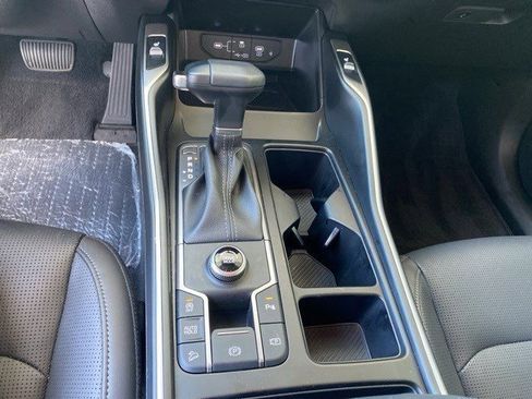 Used 2025 Kia Sorento EX image 24