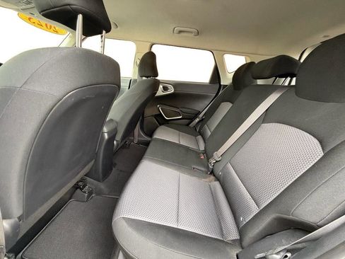 Used 2023 Kia Soul LX image 15