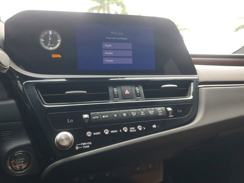 Used 2024 Lexus ES 350 w/ Premium Package image 28