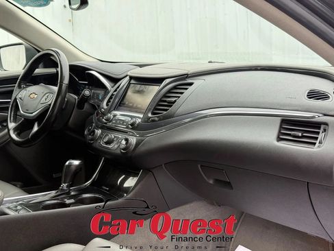 Used 2018 Chevrolet Impala LT FWD image 18