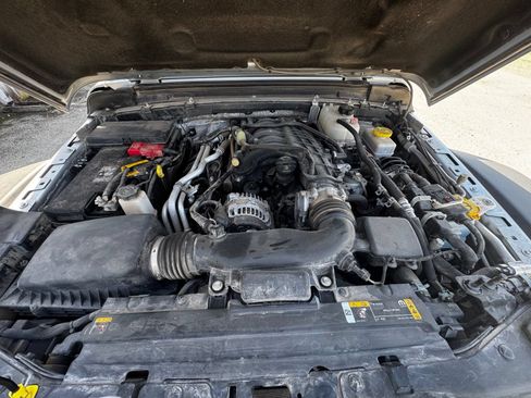 Used 2024 Jeep Wrangler Unlimited Rubicon AWD/4WD image 30