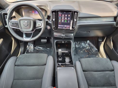 Certified 2023 Volvo XC40 Recharge Ultimate AWD/4WD image 22