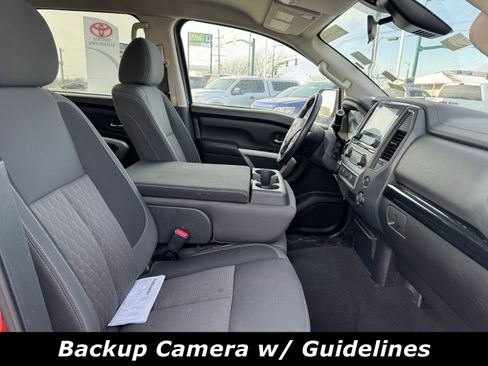 Used 2023 Nissan Titan SV image 4