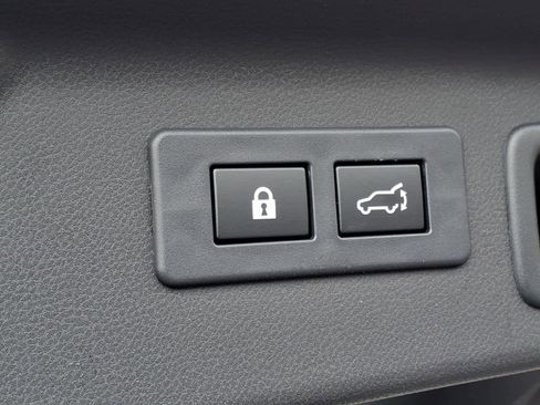 Used 2025 Subaru Forester Premium w/ Protection Package (1PH) image 18