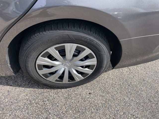 Used 2024 Toyota Camry LE FWD image 13