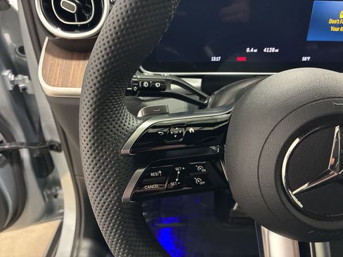 Used 2025 Mercedes-Benz GLC 300 GLC 300 image 15