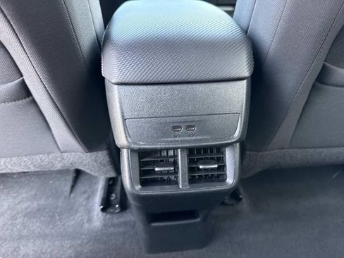Used 2025 Chevrolet Equinox LT FWD image 23