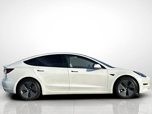 Used 2022 Tesla Model 3 image 23