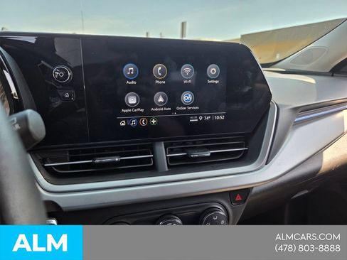Used 2025 Chevrolet Trax LS FWD image 21