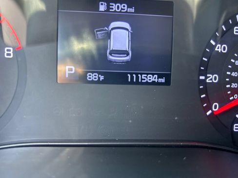 Used 2020 Kia Soul GT-Line FWD image 9