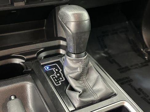 Used 2022 Toyota Tacoma 2WD Access Cab image 24