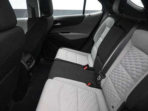 Used 2019 Chevrolet Equinox LS FWD image 18