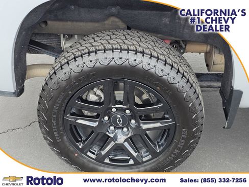 Used 2024 Chevrolet Silverado 1500 Custom Trail Boss w/ Turbomax Blackout Package AWD/4WD image 10