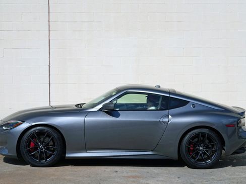 Used 2025 Nissan Z Performance w/ Floor Mat Package RWD image 42