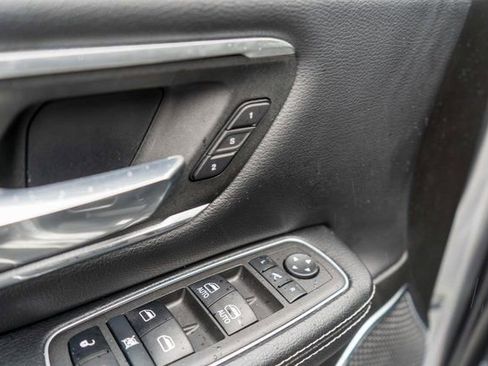 Used 2022 RAM 1500 Laramie AWD/4WD image 18