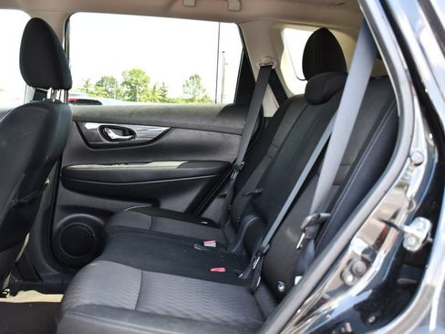 Used 2018 Nissan Rogue SV FWD image 18