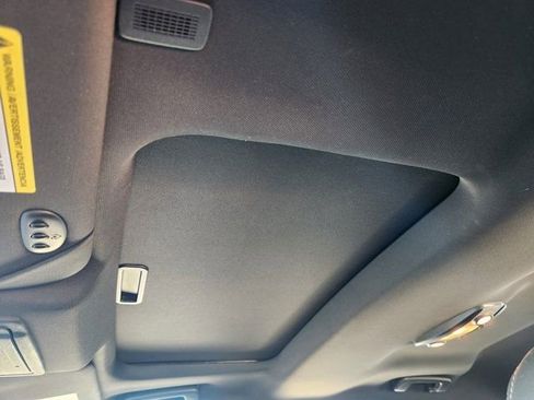 Used 2018 Ford Taurus SHO image 27