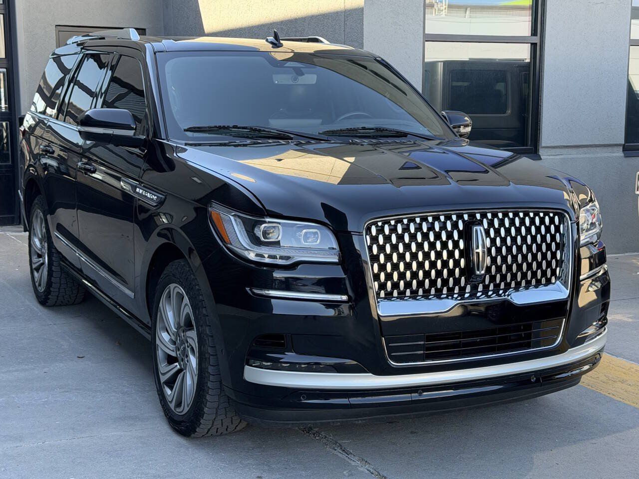 Used 2022 Lincoln Navigator Reserve AWD/4WD image 7
