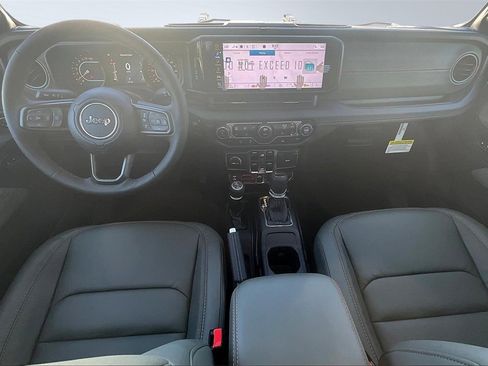 New 2025 Jeep Gladiator Mojave w/ Convenience Group image 5