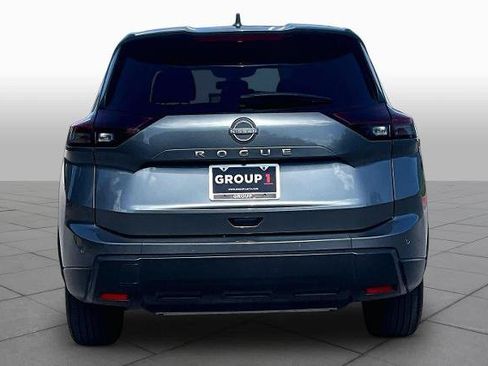 Certified 2025 Nissan Rogue SV FWD image 5