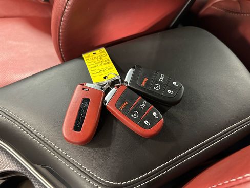 Used 2018 Dodge Challenger SRT Hellcat image 38