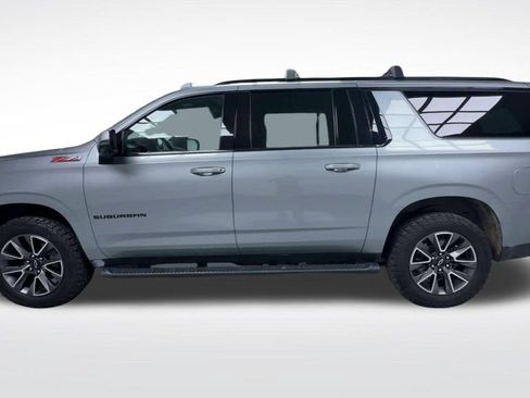 Used 2023 Chevrolet Suburban Z71 w/ Luxury Package AWD/4WD image 5