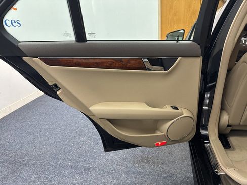 Used 2011 Mercedes-Benz C 300 4MATIC Sedan image 13