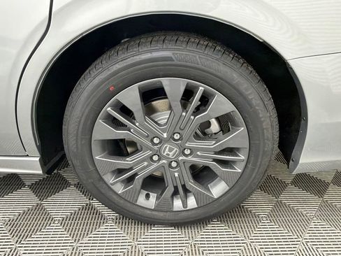 New 2026 Honda Odyssey Touring image 21
