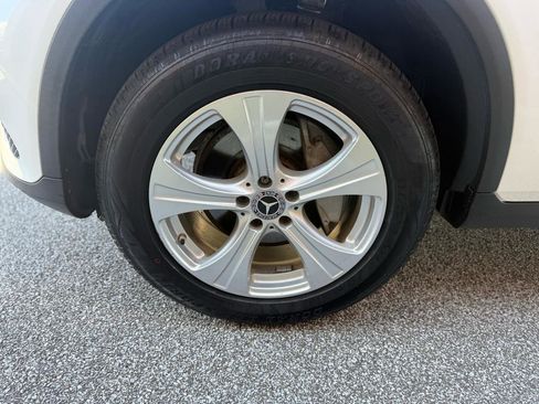 Used 2017 Mercedes-Benz GLC 300 4MATIC image 50