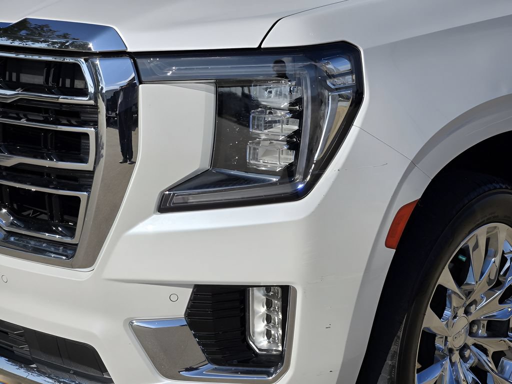 Used 2023 GMC Yukon SLT w/ SLT Luxury Package AWD/4WD image 17