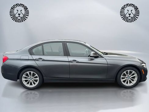 Used 2018 BMW 320i xDrive Sedan AWD/4WD image 5