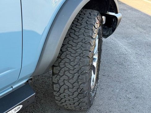 Used 2022 Ford Bronco Badlands image 11