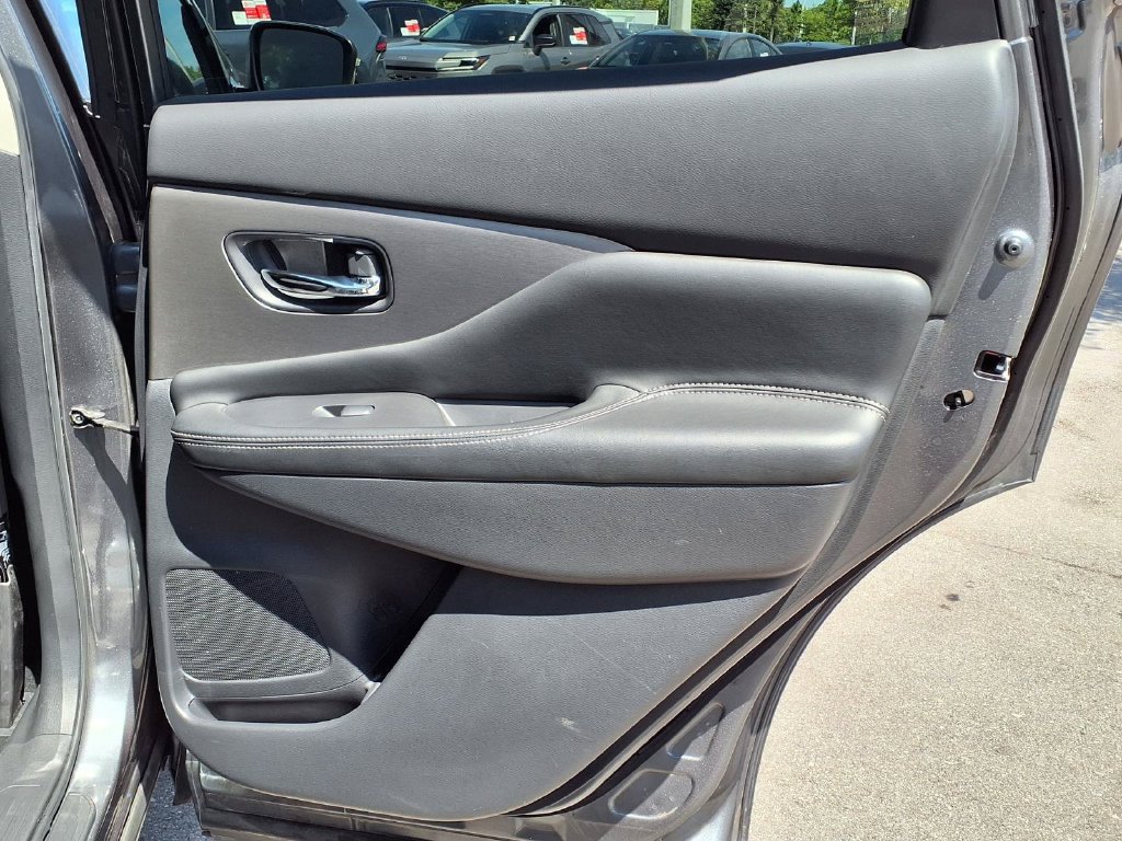 Used 2020 Nissan Murano S w/ Technology Package FWD image 16